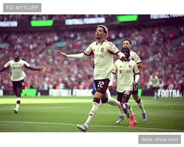 利物浦埃基蒂克开场六分钟伤退,锋线人员储备面临严峻考验